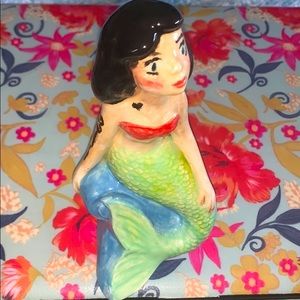 🧜🏼‍♀️💚 Handpainted Mermaid Display 💚